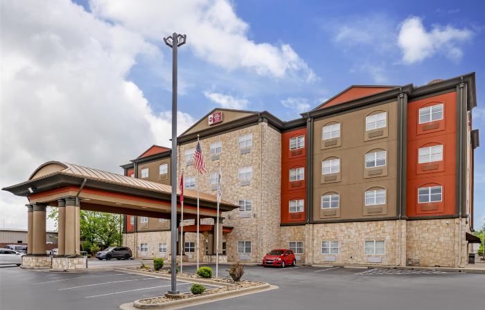 Best Western Plus JFK Inn  Suites