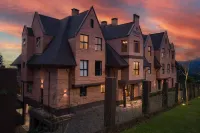 Pinot Hotel - parking