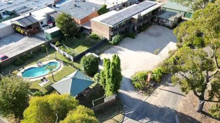 Eildon Lake Motel Отели в г. Гоуз Бэй