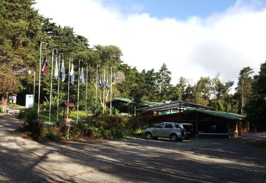 로스 피노스 로지 & 가든