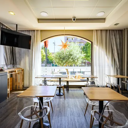 Hotel Gascogne Отели рядом с достопримечательностью «Новый мост»