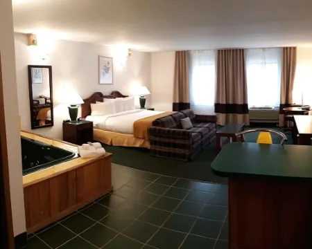 Pleasant Moose Lodge Hotels in Luce County