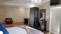 Luxury Heights Bed and Breakfast- Pool Ready for Use Hotels in Amajuba
