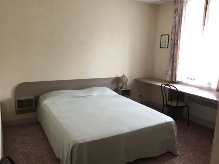 Hôtel de La Mare -Restaurant Pour les Clients Sur réservation Отели в г. Клермон