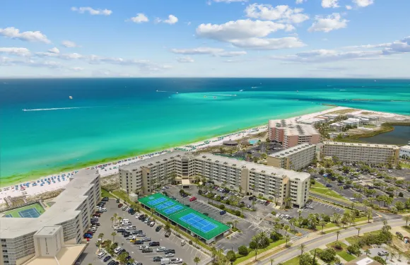 水灣珊瑚礁俱樂部度假村 - 鍋柄度假酒店