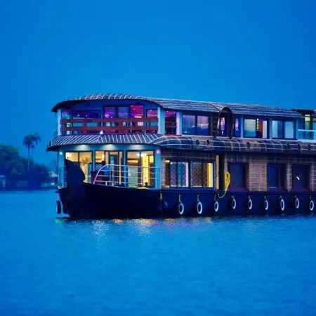 Premium Houseboat