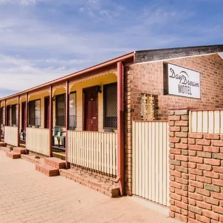 Daydream Motel and Apartments