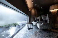ワイ ホテル