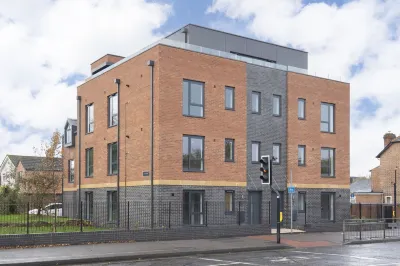 Elliot Oliver - Stylish Loft Style Two Bedroom Apartment with Parking Hotels near Gloucester Cathedral