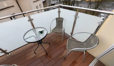 Station Apartments Katowa 11 Отели рядом с достопримечательностью «Синагога Рему»