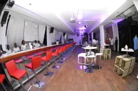 穆萊克斯廣場飯店及套房 蒙羅維亞住宿飯店