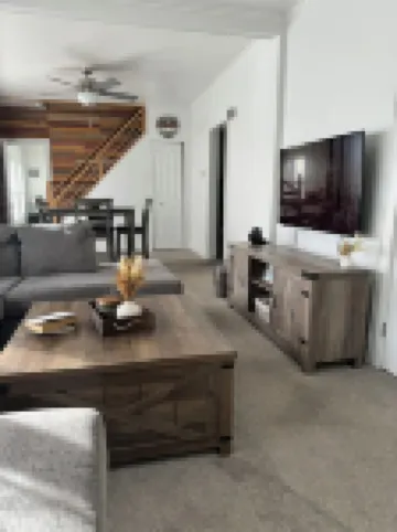 Late Summer Retreat • Firepit • Lake • Downtown!