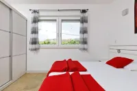 Nice Beach Apartments in Stobre Hotels in Stobrec