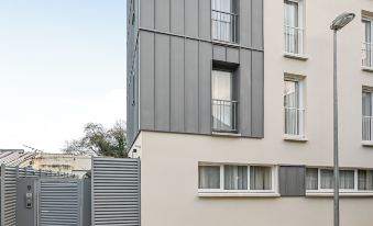 Jiji Suites