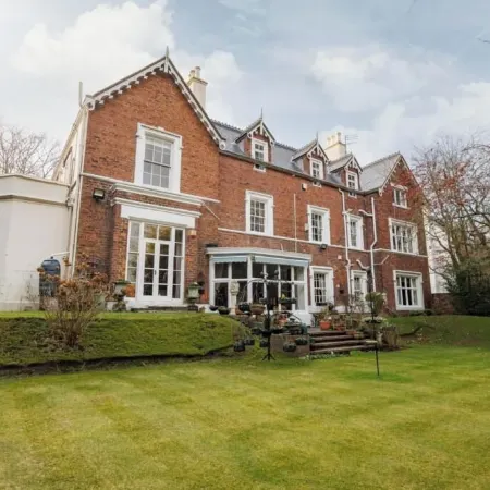 Mossley Hill Retreat Отели рядом с достопримечательностью «Зал Спик»