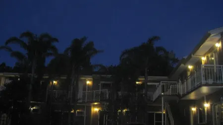 Mollymook Paradise Haven Motel Отели в г. Моллимук