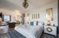 Domaine Chardonnay Hotels in Riverside County