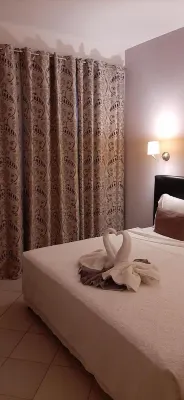 Room-Beautiful Deluxe Double Room in The