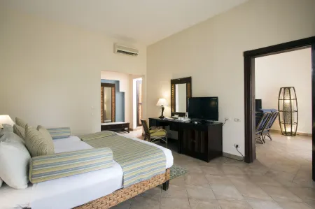 Swiss Inn Pyramids Golf Resort Отели рядом с достопримечательностью «Миср Юниверсити фор Сайенс & Текнолоджи»