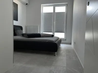 Stunning 2-Room Penthouse with Lakeview W11 Hotels in Sector 6