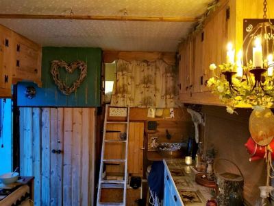 Cabin Gorgeous Horsebox at Glamp in Style in East Sussex Photo