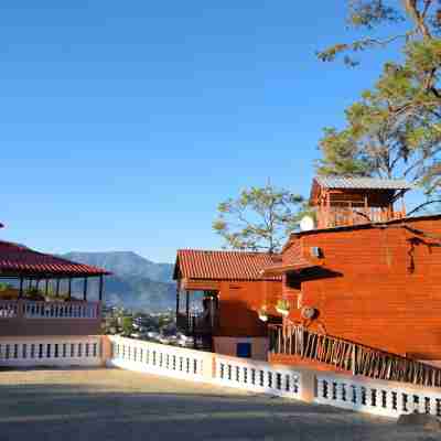Los Altos de Constanza Hotel Exterior