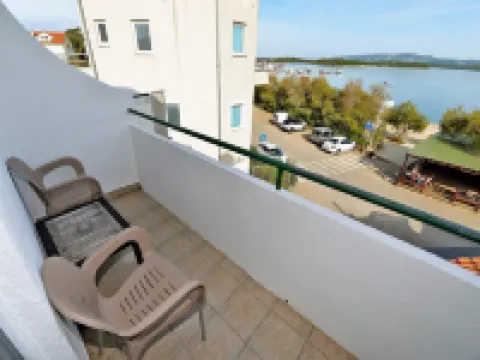 Apartments Helena Hotels in Murter