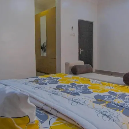 Upgates Enterprise -Homes & Suites Hotele w: Ife