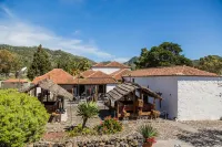 La Casona del Patio Hotels in Genoves