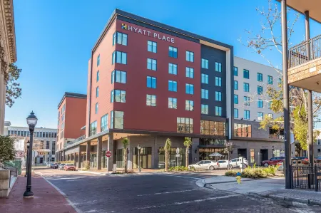 Hyatt Place Gainesville Downtown Отели рядом с достопримечательностью «Университет Флориды»