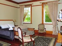 Left Bank Hotels in Kaikohe