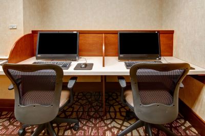 Business Center DoubleTree Fallsview Resort & Spa by Hilton Niagara Falls Photo