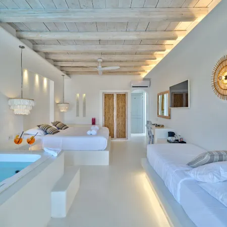 Zefi Hotel & Suites