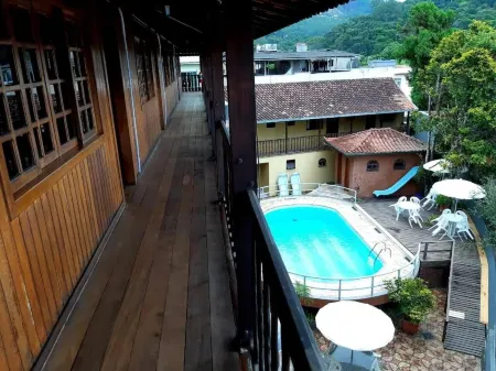 Hotel Montanus Отели в г. Нова-Фрибургу