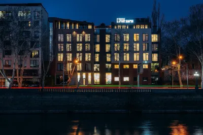 먼데이 호텔 Sightseeing Place 주변 호텔