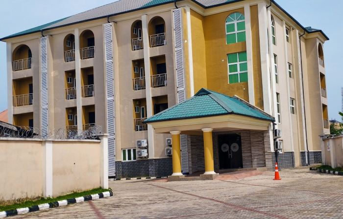 Breakfort Hotel and Suites