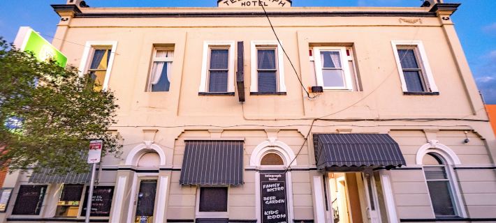Telegraph Hotel Numurkah Отели в г. Кобрам