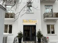 La Vila Maria Hoteles cerca de The North Train Station