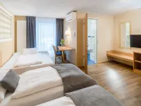 Hotel Classic Hotels near Schwarzwald Stadium