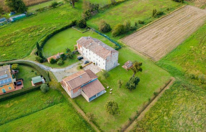 Villa Brunetta, Discover Your Modern But Traditional Villa in Lucca