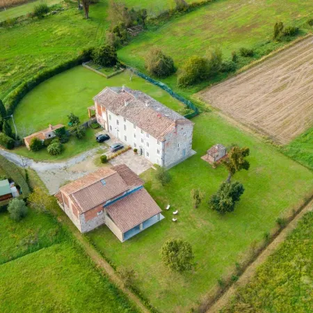 Villa Brunetta, Discover Your Modern But Traditional Villa in Lucca
