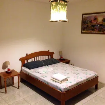 Lapu-Lapu Cottages & Restaurant