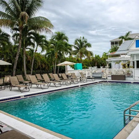 Olde Marco Island Inn and Suites