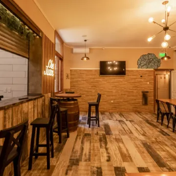 Che Juan Hostel BA Отели рядом с достопримечательностью «Здание Кавана»