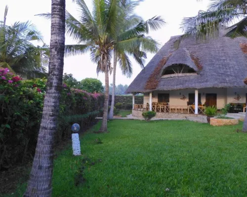 Queen K Cottages Watamu at Chrystal Homes Hotels in Watamu