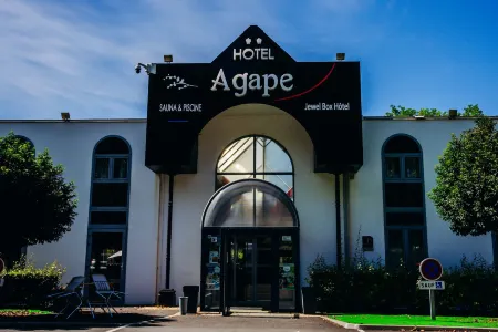 Agape Hotel Niort- Bessines Отели в г. Гранзе-Гри