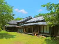 Kominka Sharehouse Hooju Hotels near Aoshima Island