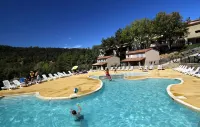 Résidence Odalys Domaine des Hauts de Salavas - Pools