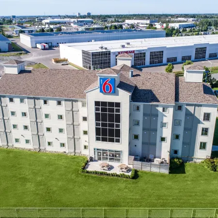 Motel 6 Kingston, on