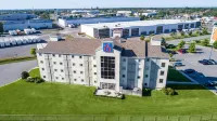 Motel 6 Kingston, on